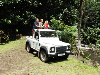 4x4 huahine crédit: J. Sekkaki