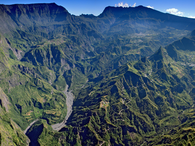 Pitons, cirques et remparts ©IRT